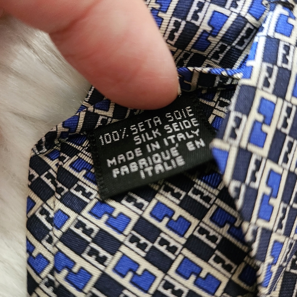 ❌SOLD❌ 👔 Fendi Monogram Tie 👔 - Picture 8 of 9